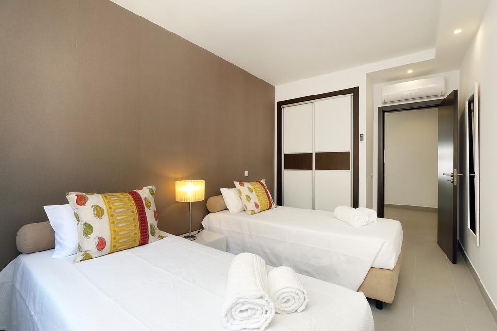 Original 3 Bedroom Downtown Albufeira Bagian luar foto